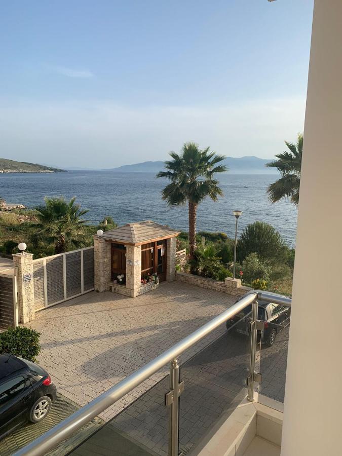Loli Apartment Luxury White Residence Sarandë Esterno foto