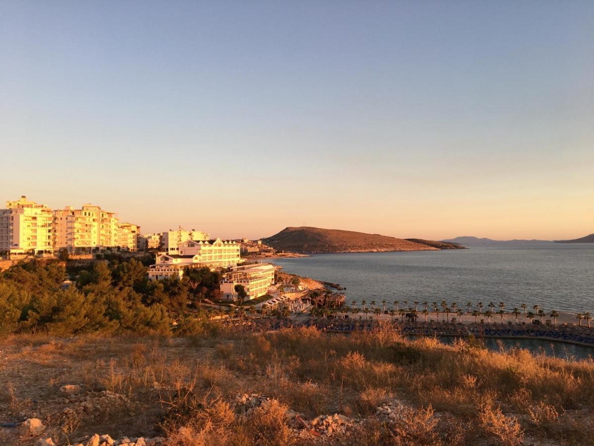 Loli Apartment Luxury White Residence Sarandë Esterno foto