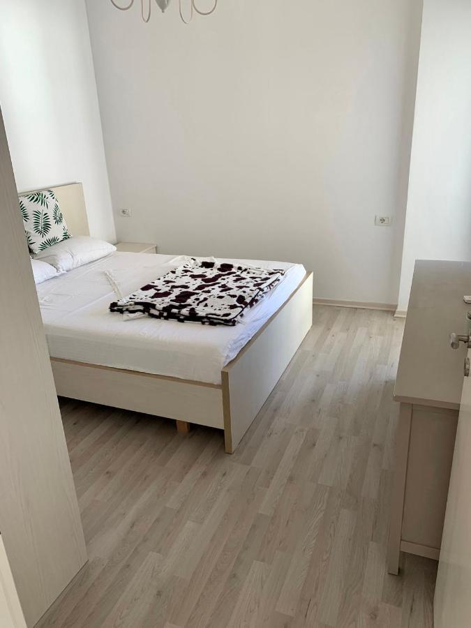 Loli Apartment Luxury White Residence Sarandë Esterno foto