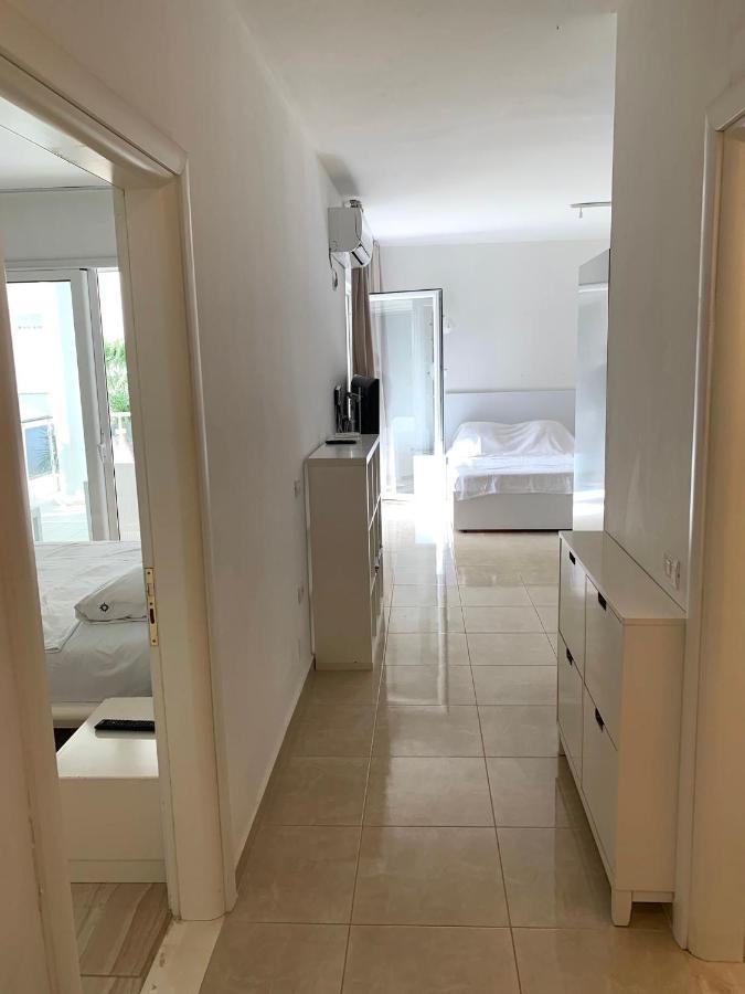 Loli Apartment Luxury White Residence Sarandë Esterno foto