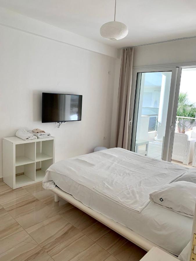 Loli Apartment Luxury White Residence Sarandë Esterno foto