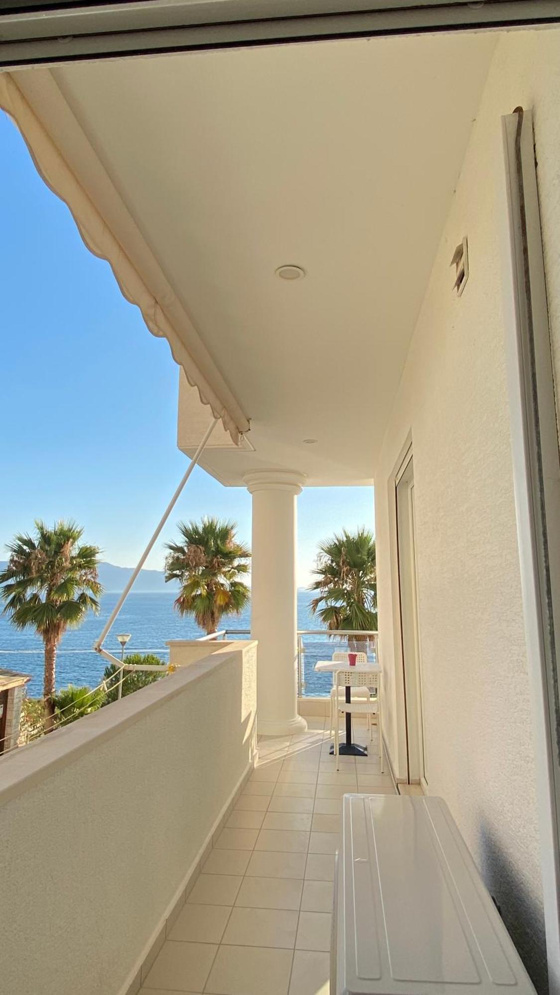 Loli Apartment Luxury White Residence Sarandë Esterno foto