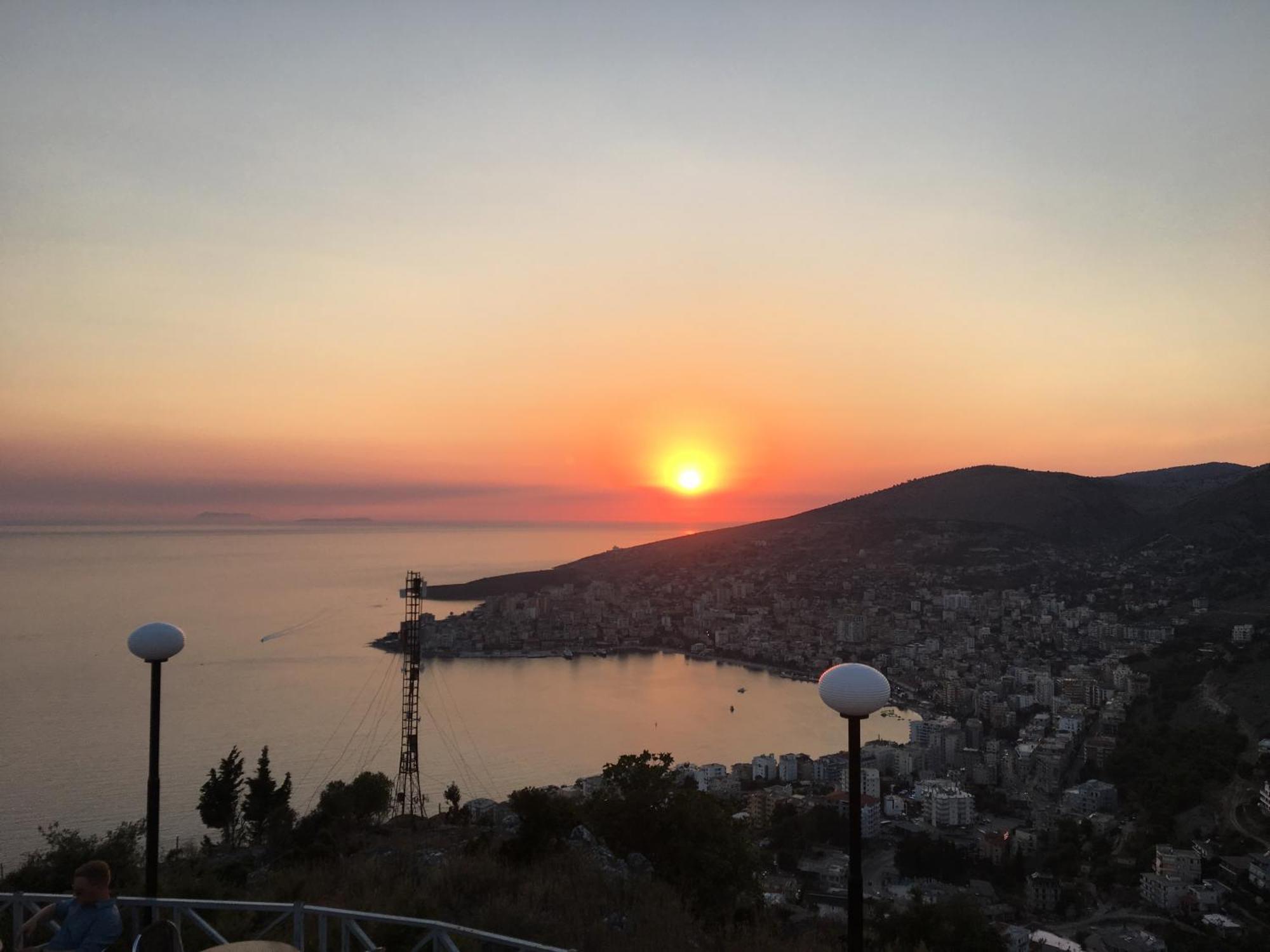 Loli Apartment Luxury White Residence Sarandë Esterno foto