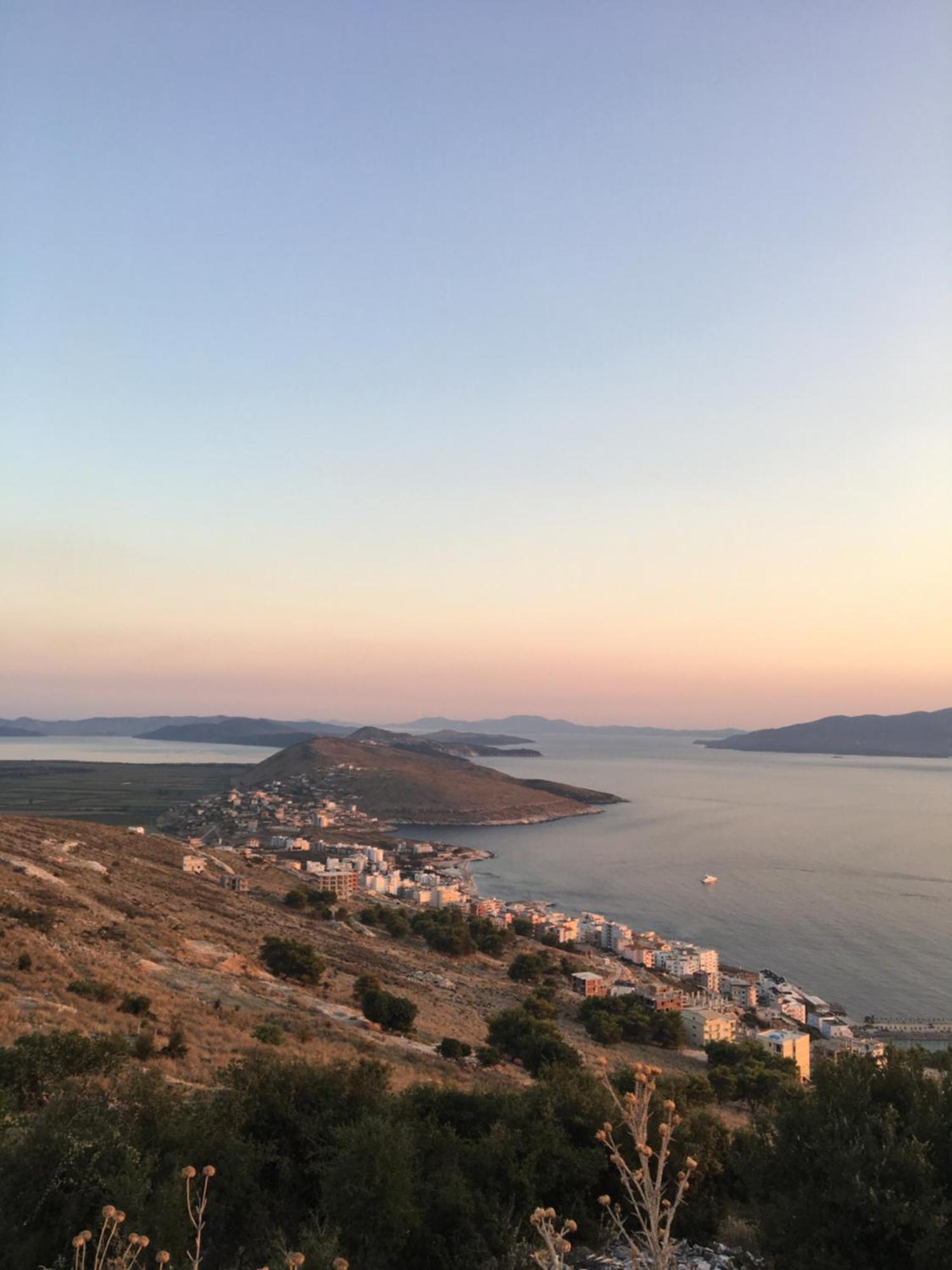 Loli Apartment Luxury White Residence Sarandë Esterno foto